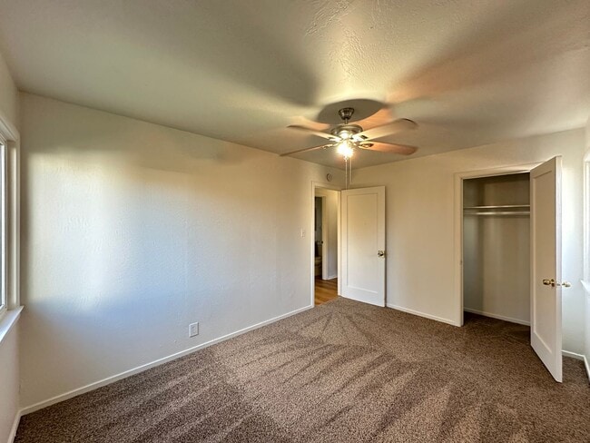 Building Photo - Charming Three Bedroom Near Westfield Park