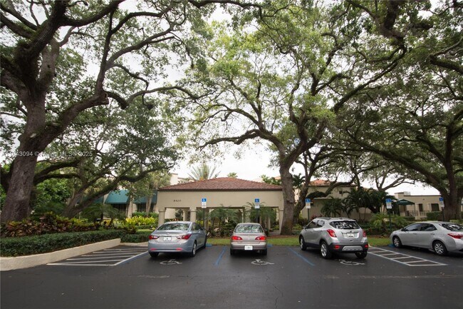 Building Photo - 1717 Whitehall Dr