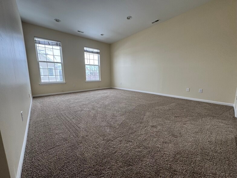 Building Photo - 1220 Alameda Blvd