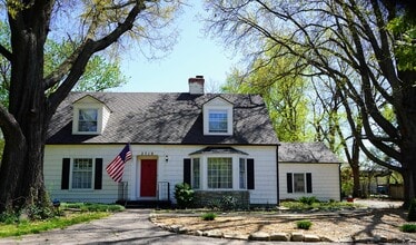 Building Photo - 3719 E Elmwood Dr
