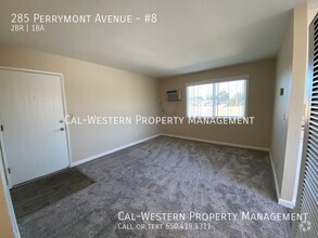 Building Photo - Nice updated 2 bed apartment on 2nd flr av...