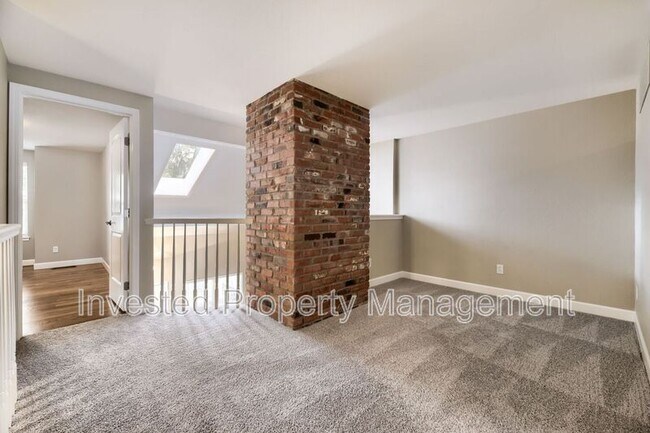 Building Photo - 2880 W Long Cir