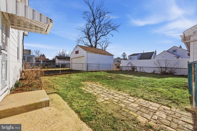 Building Photo - 140 Maddock Ave