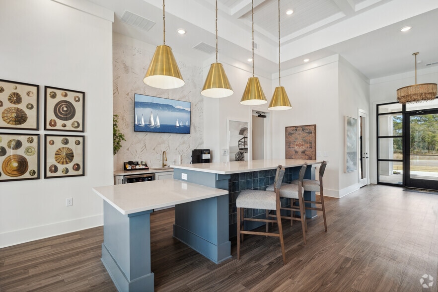 Primary Photo - Exchange at North Bay