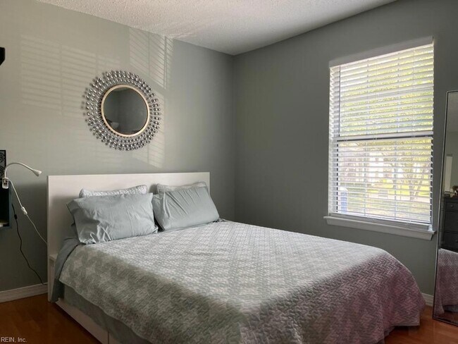 Building Photo - 4126 Thalia Station Cir