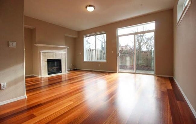 Building Photo - 17236 SW Berkeley Ln