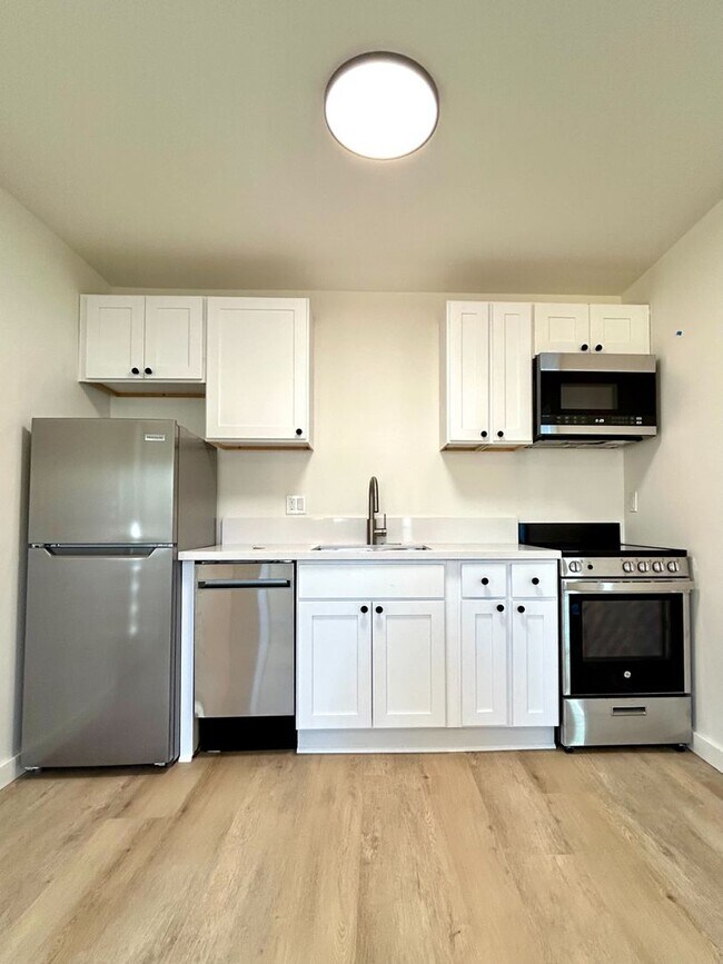 Building Photo - 1-Bed/1-Bath Near Downtown San Luis Obispo and Cal Poly