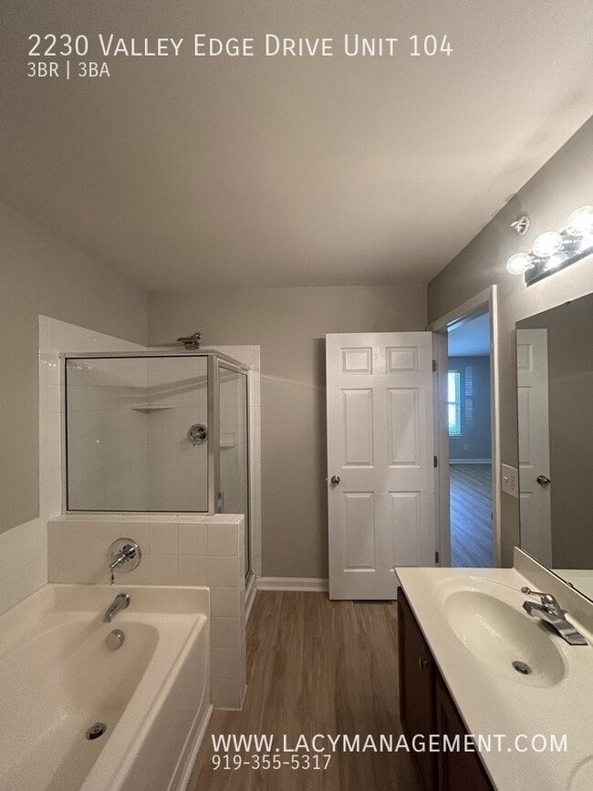 Building Photo - 2230 Valley Edge Dr