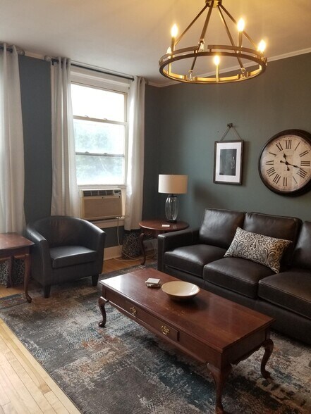 Building Photo - 47 W Main St