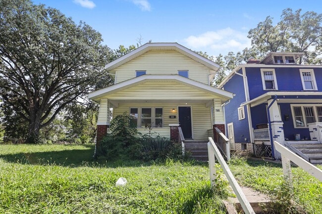 Building Photo - 450 S Terrace Ave