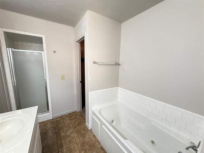 Building Photo - 528 NW 172nd Pl