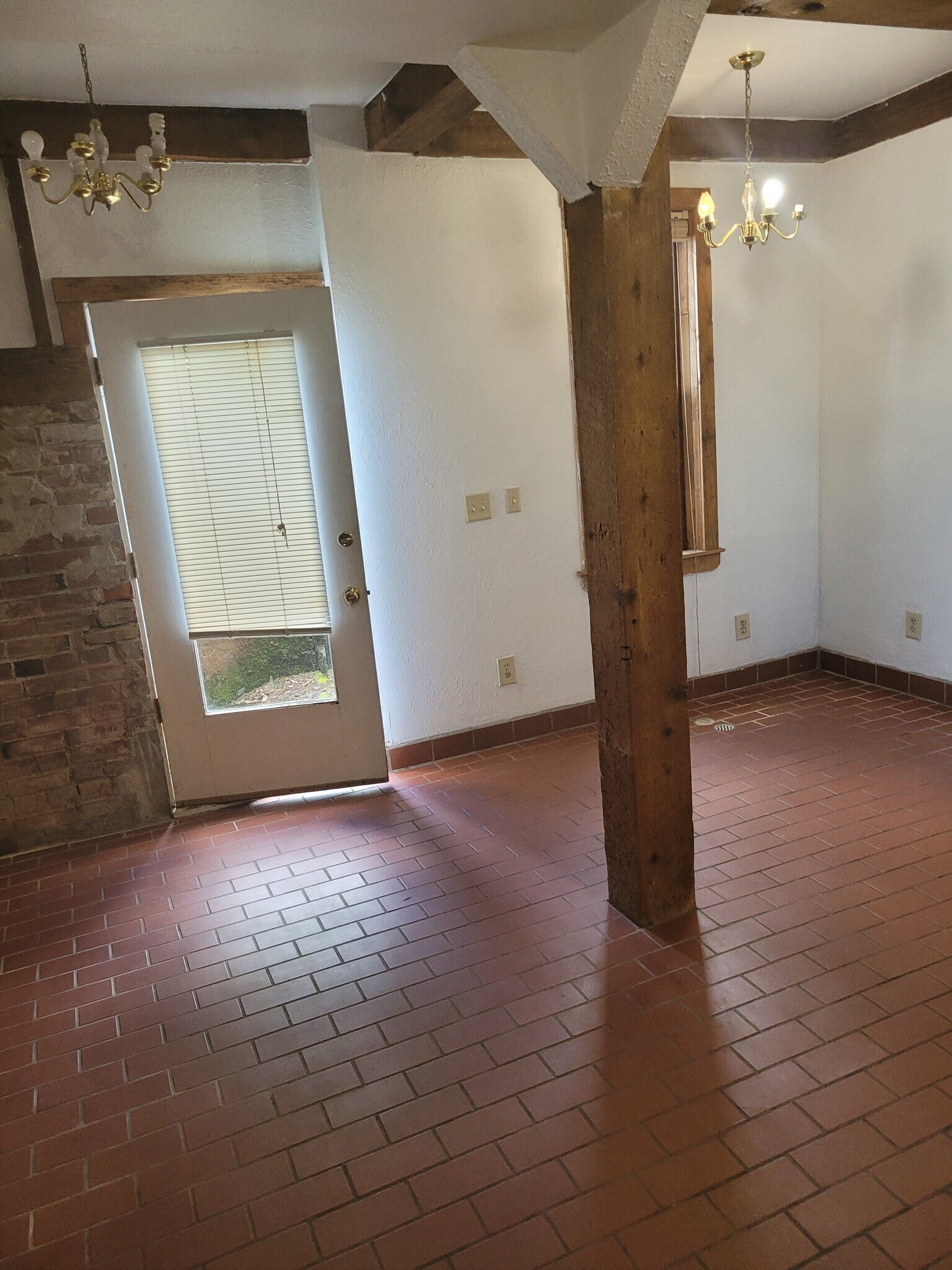 Building Photo - 12941 NW Newberry Rd
