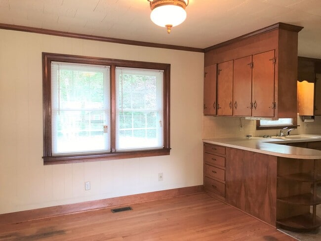 Building Photo - Everything you’ve been dreaming of is here...