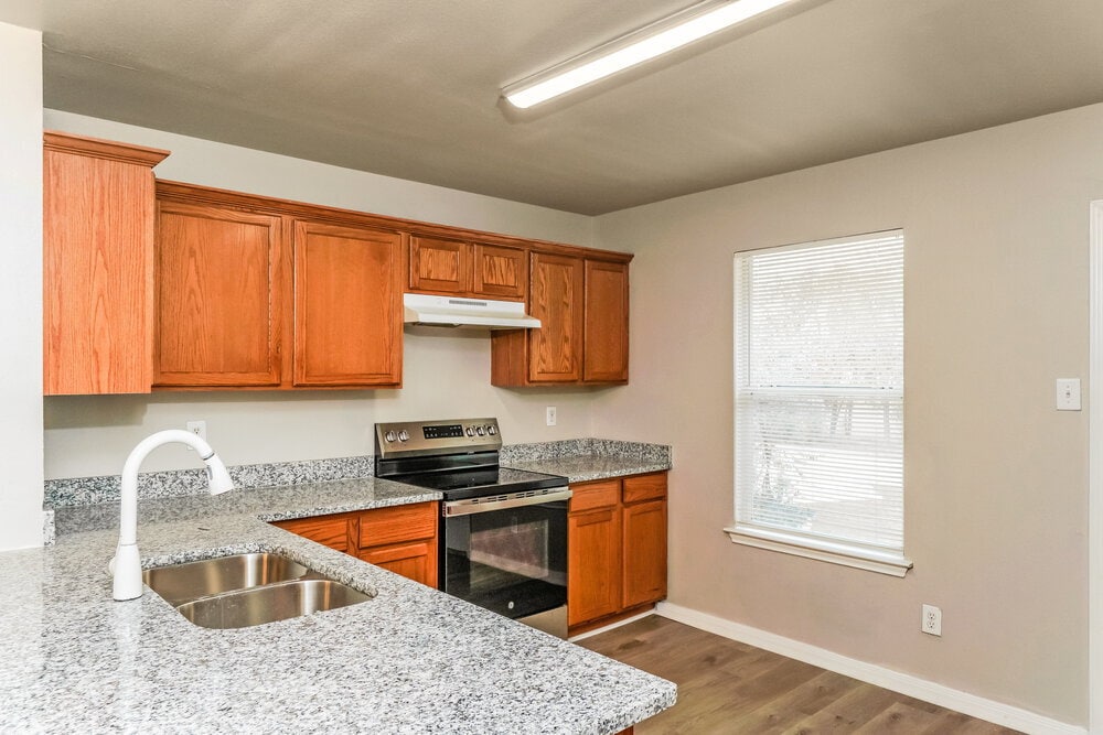 Building Photo - 417 Canterbury Ln