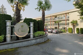 Building Photo - 1 Bedroom Condo with View in the heart of Bellvue!