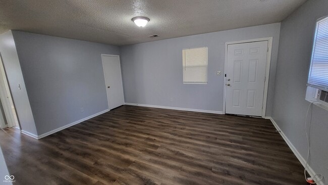 Building Photo - 6149 Commodore Dr