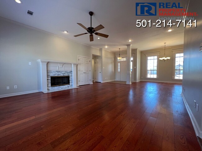 Building Photo - 198 Deauville Dr