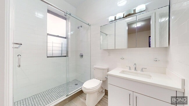 Building Photo - 26 E 91st St