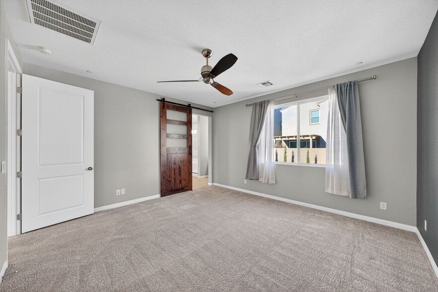 Building Photo - 8909 Wallner St