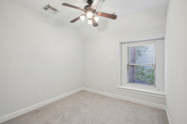 Building Photo - 90 Panterra Way