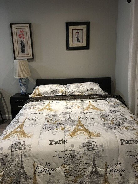 Building Photo - 3275 Parkhaven Dr