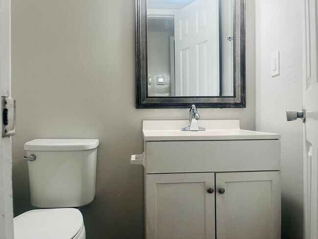 Building Photo - 131 Wall St