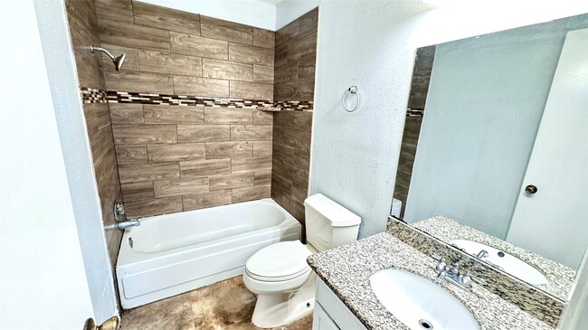 Building Photo - 2511 Maple Tree Ct