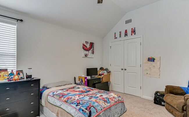Building Photo - Summerton Village 2 Story Home