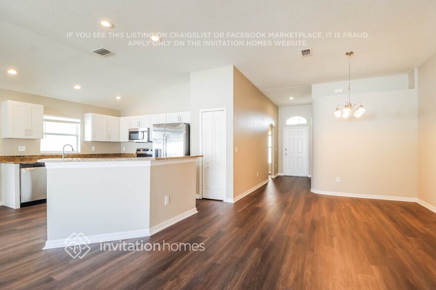 Building Photo - 1021 Torreya Way