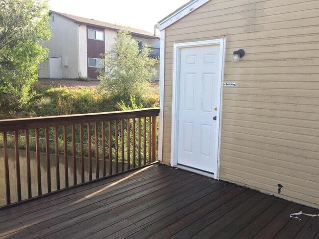 Building Photo - 504 Winnie Way