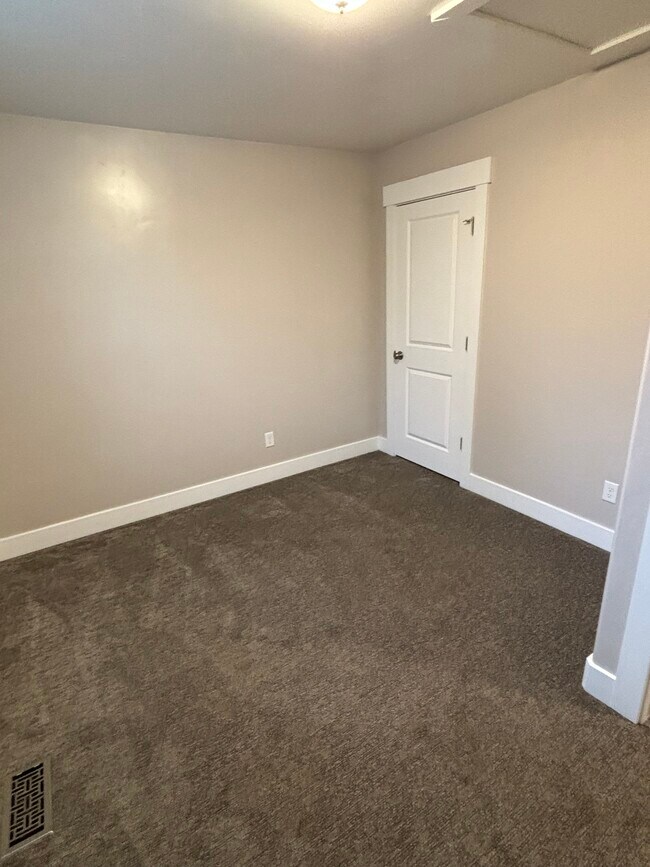Building Photo - 363 Royal Troon Dr