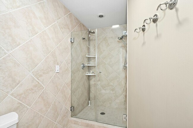 Building Photo - 2bd/1.75ba Seattle Condo