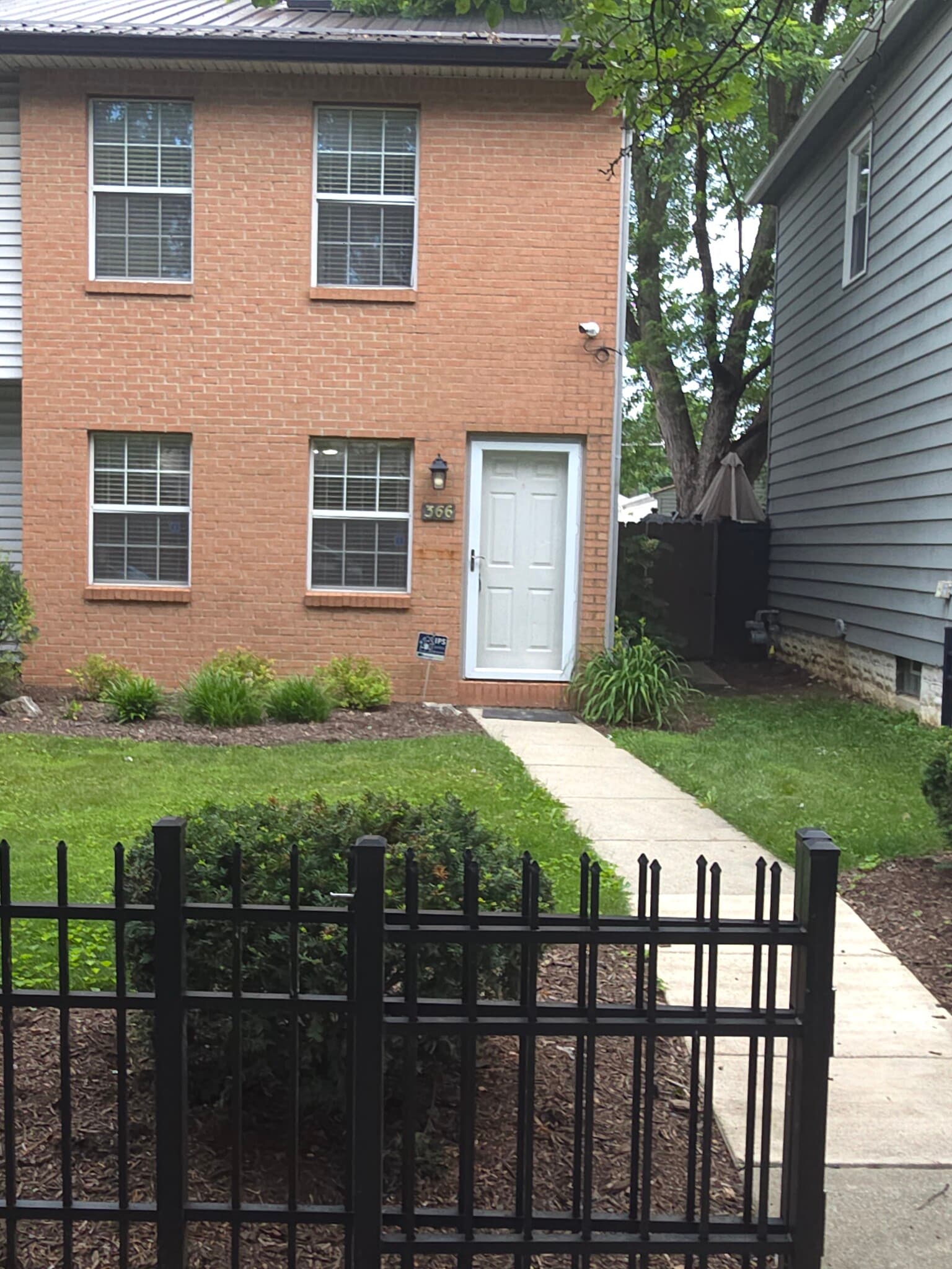 Front yard view - 366 E Mithoff St