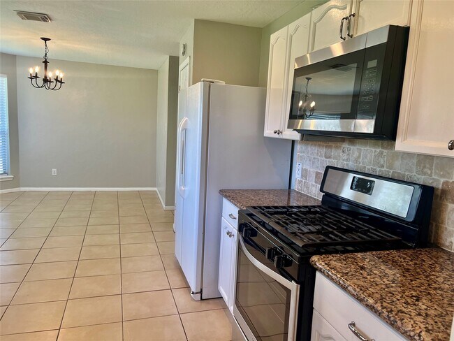 Building Photo - 218 Birch Hill Dr
