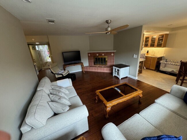 Building Photo - Coming soon!! beautiful spacious 3 bedroom...