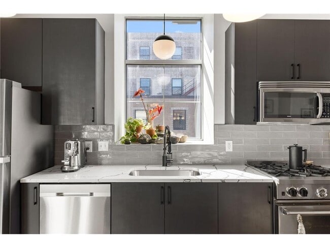 Building Photo - 918 N 3rd St