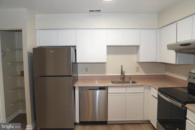 Building Photo - 9443 Trevino Terrace