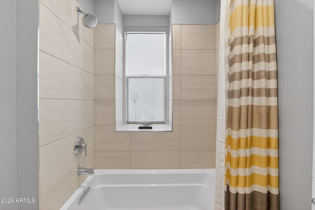 Building Photo - 16580 N 92nd St