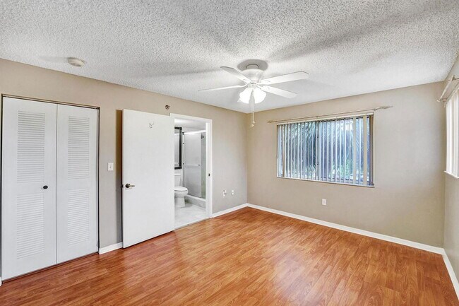 Building Photo - 9470 Tangerine Pl