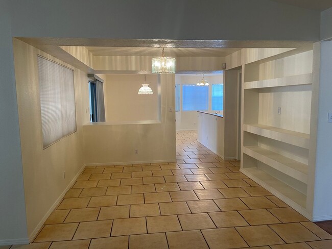 Building Photo - Rio Rancho 3 Bed 2 Bath