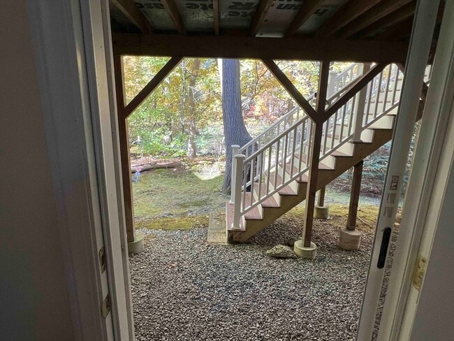 Building Photo - 9 Maple Ridge Dr