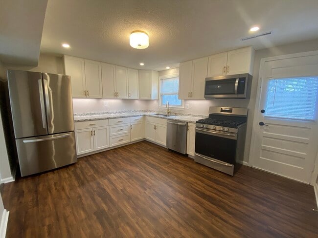 Building Photo - 128 Cheryl Ln