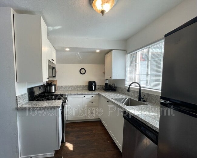 Building Photo - 1313 Lochbrae Rd