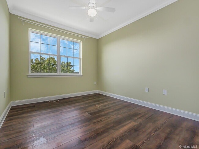 Building Photo - 1115 Balsam Dr