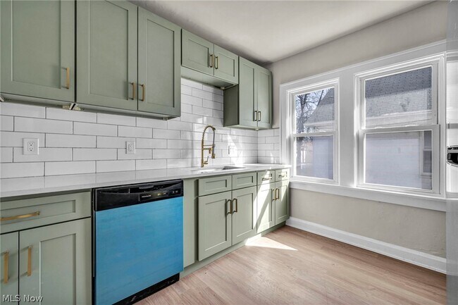 Building Photo - 4306 Buechner Ave