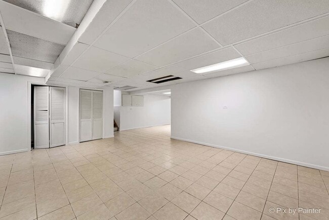 Building Photo - 8508 S Oketo Ave