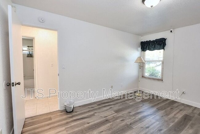 Building Photo - 6069 Kingwood Cir