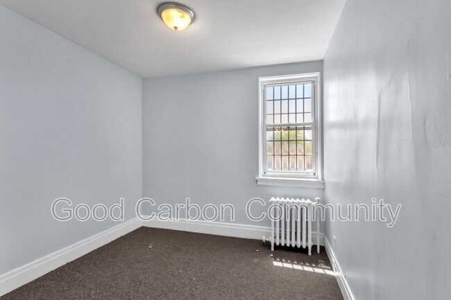 Building Photo - 8 E Depew Ave
