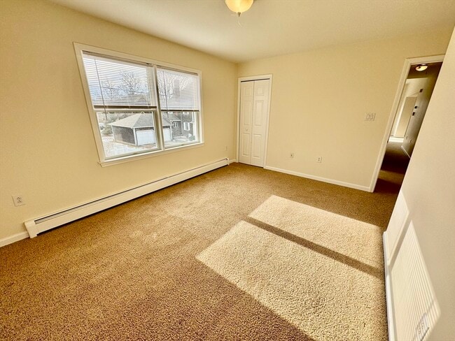 Building Photo - 7 J St