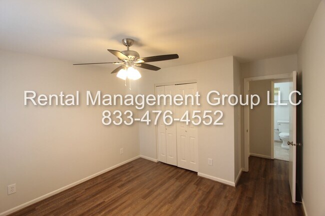 Building Photo - Newly Updated 3BR 2.5BA Townhome in Most Convenient Pelham Location